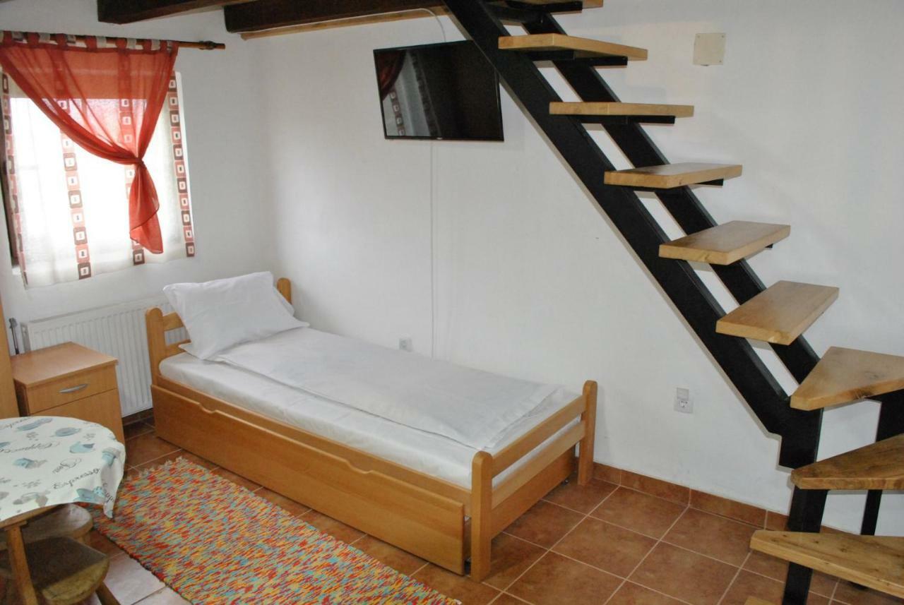 Bed and Breakfast Etno Selo Lelic Valjevo Esterno foto