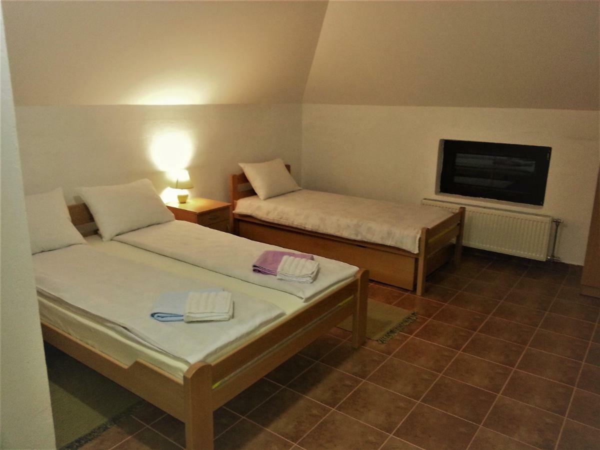 Bed and Breakfast Etno Selo Lelic Valjevo Esterno foto